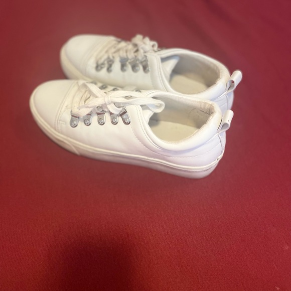 White shoes ♥️ 6.5 - Picture 6 of 7